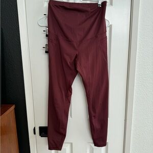 Maternity Old Navy Active Burgundy 7/8 Leggings